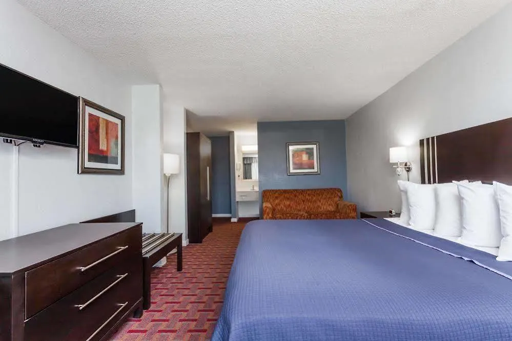 Super 8 By Wyndham Orlando Near Florida Mall Williamsburg
