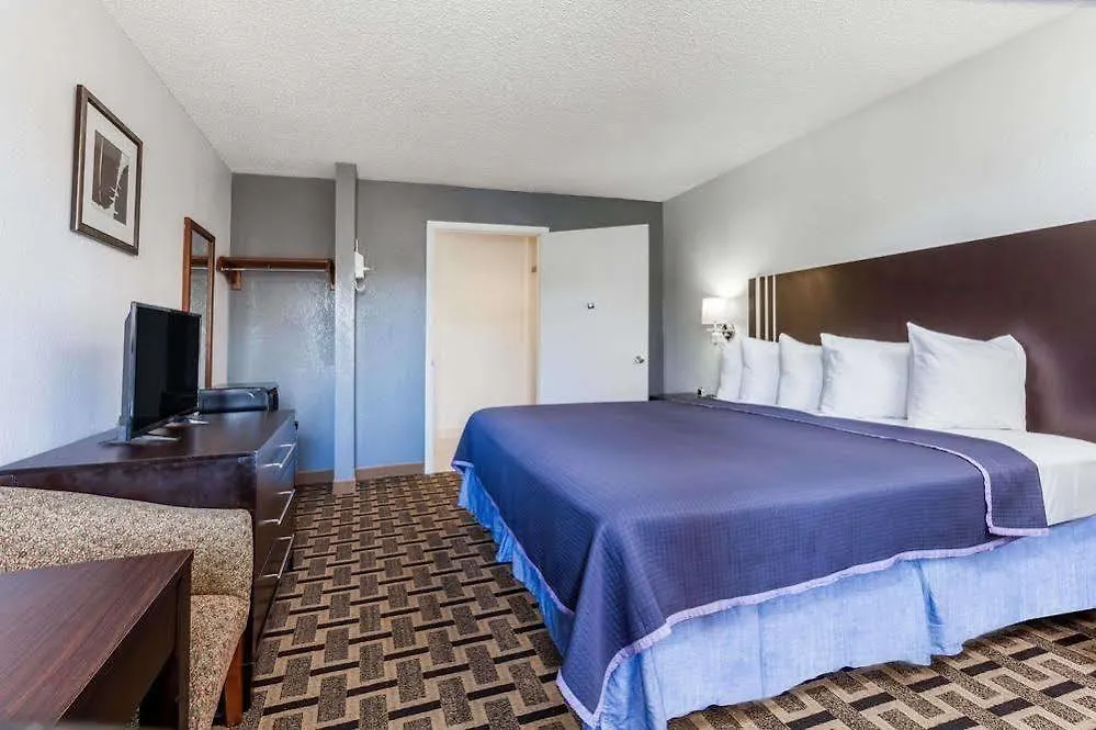Super 8 By Wyndham Orlando Near Florida Mall Williamsburg 2*,