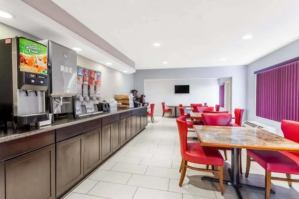 Super 8 By Wyndham Orlando Near Florida Mall Williamsburg